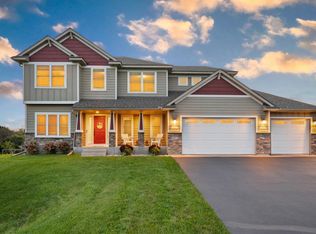 26022 Sunset Dr, Chisago City, MN 55013