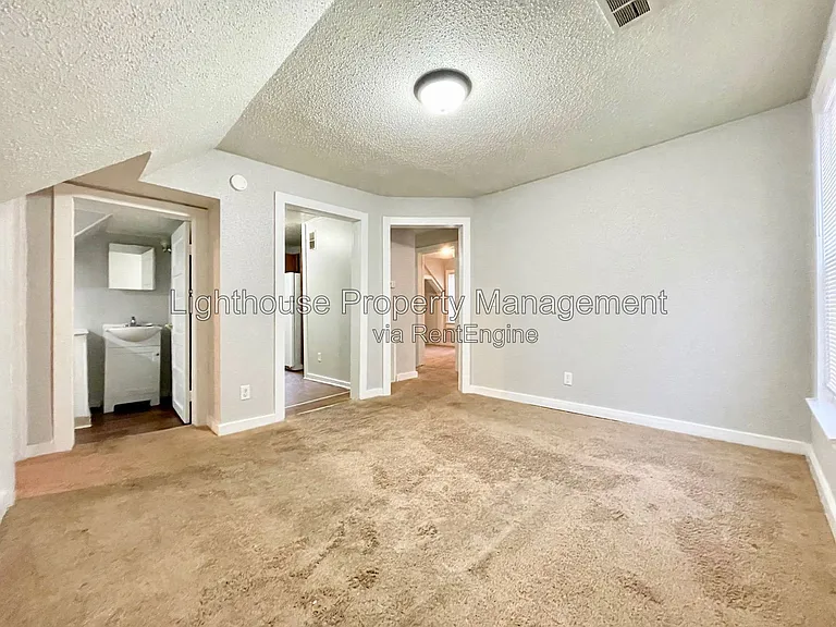 1167 Pine St — Photo 3