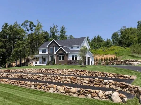 25 Indian Rock Rd, Bedford, NH 03110