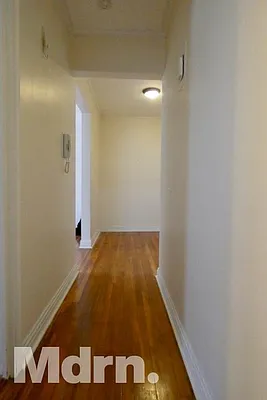 Rented by Mdrn Residential | media 12
