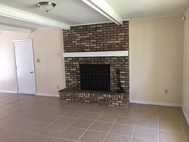 3 bed, 1800 sqft, $1,575 — Photo 2