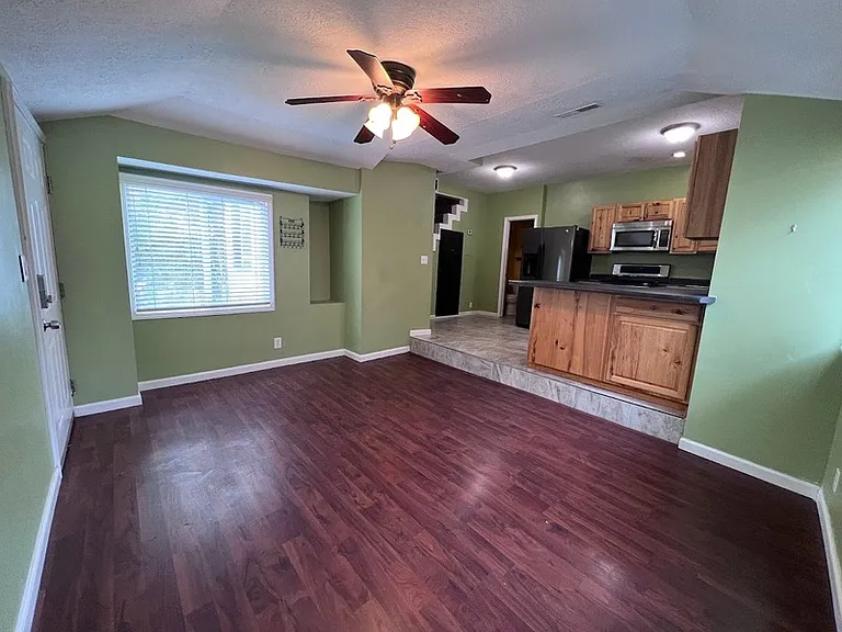 867 E Browning Ave #3 — Photo 3