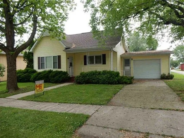 101 E Delavan St, New Holland, IL 62671