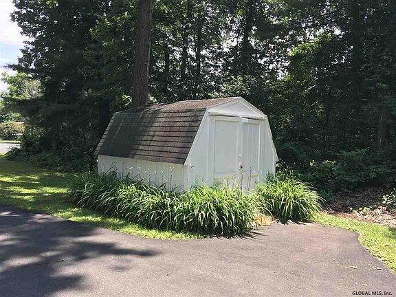 5th image of 27 Noble Dr
