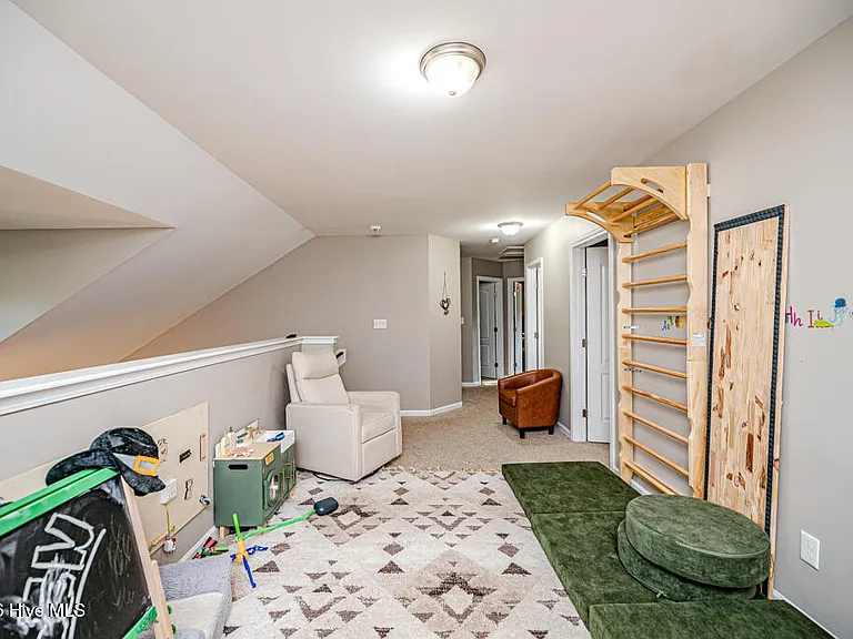 113 Sedgewood Ct — Photo 35