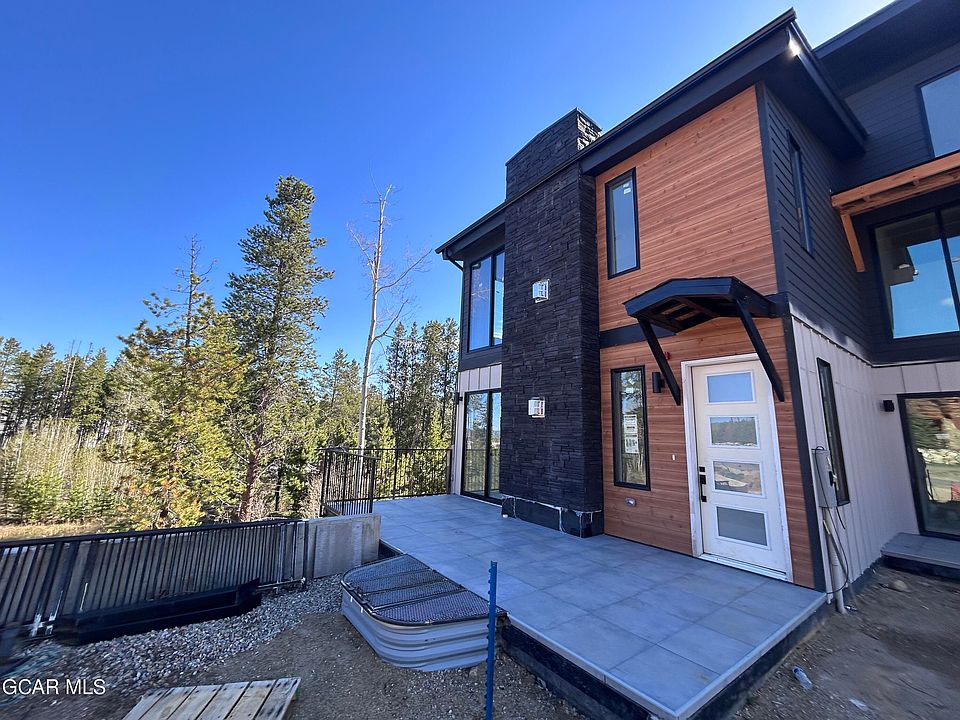 1st image of 460 Lions Gate Dr
