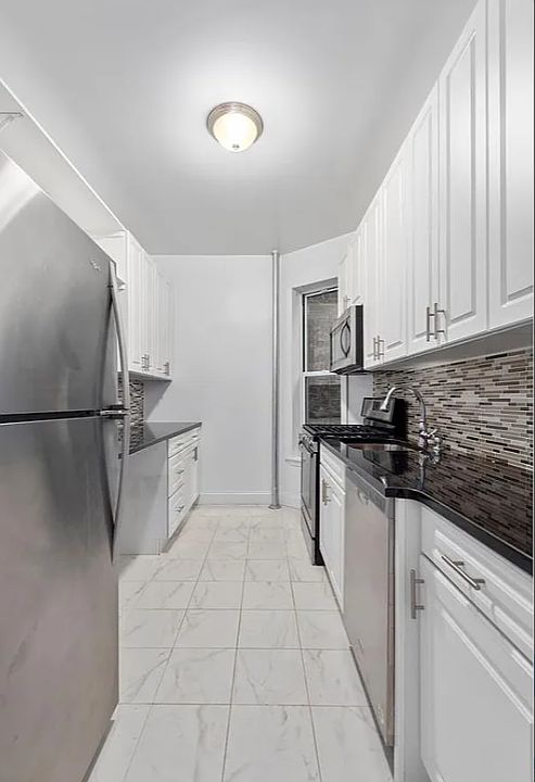 2nd image of 220 E 36th St APT B1
