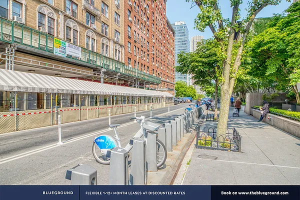 Rented by The Blueground | media 70