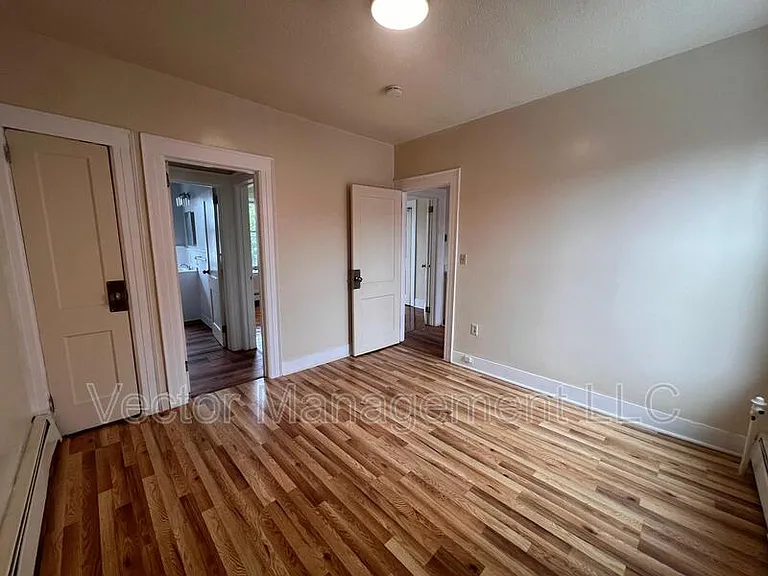 1166 Dixwell Ave #10 — Photo 5