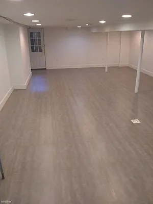 Rented by Aron Fried, LREB | media 7