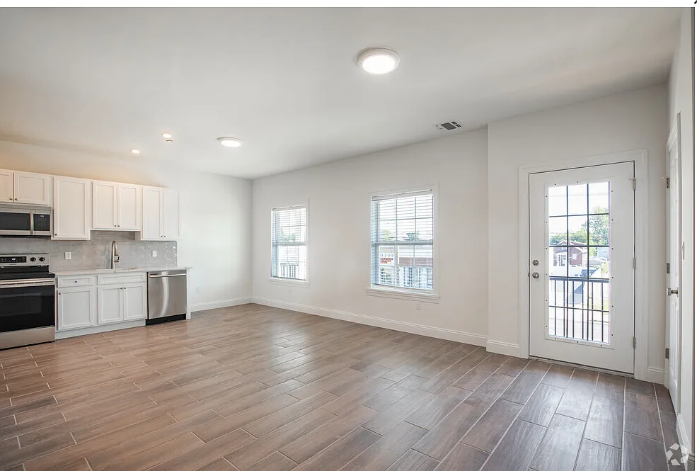 1 bed, 1075 sqft, $2,975 — Photo 2