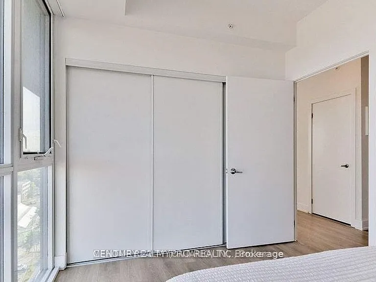 128 Fairview Mall Dr #1402 — Photo 8