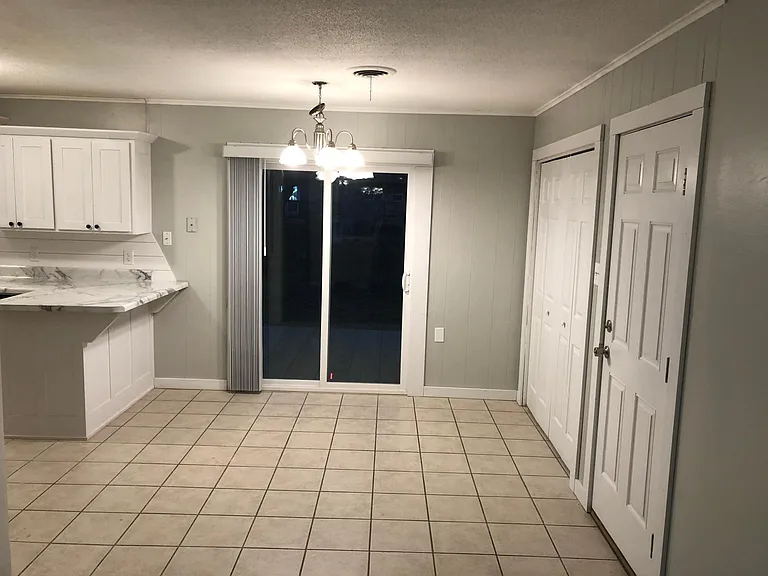 120 E Lincoln St — Photo 6