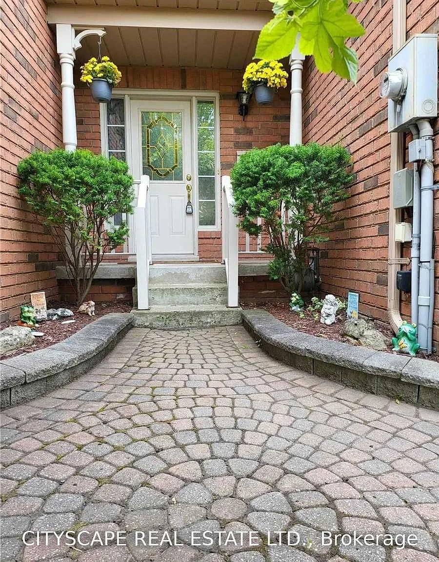 3 bed, $3,000 — Photo 2