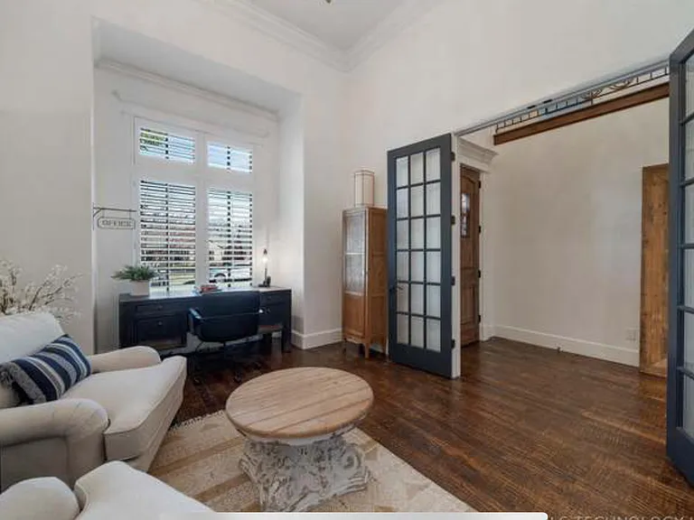 1436 E 35th Pl — Photo 3