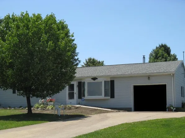 1326 Nursery Rd, Lake City, PA 16423