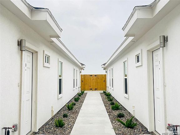 3rd image of 3404 Ventura Avenue