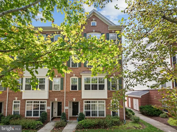 19264 Koslowski Sq, Leesburg, VA 20176