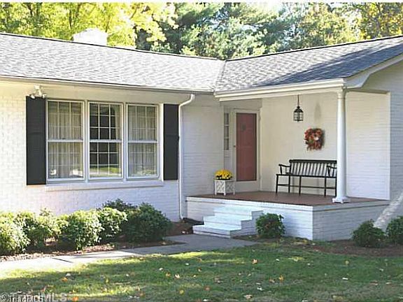 3rd image of 225 Sattlewood Dr