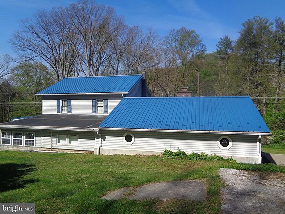 2nd image of 658 Jacks Creek Rd