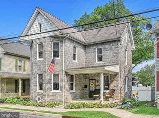 215 N Cedar St, Lititz, PA 17543