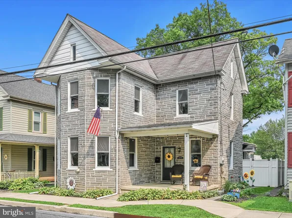 215 N Cedar St, Lititz, PA 17543