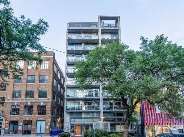 169 John St Unit 804, Toronto, ON M5T 1X3