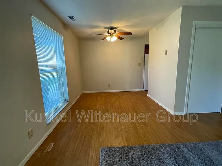 1807-2 Jamestown Rd — Photo 4