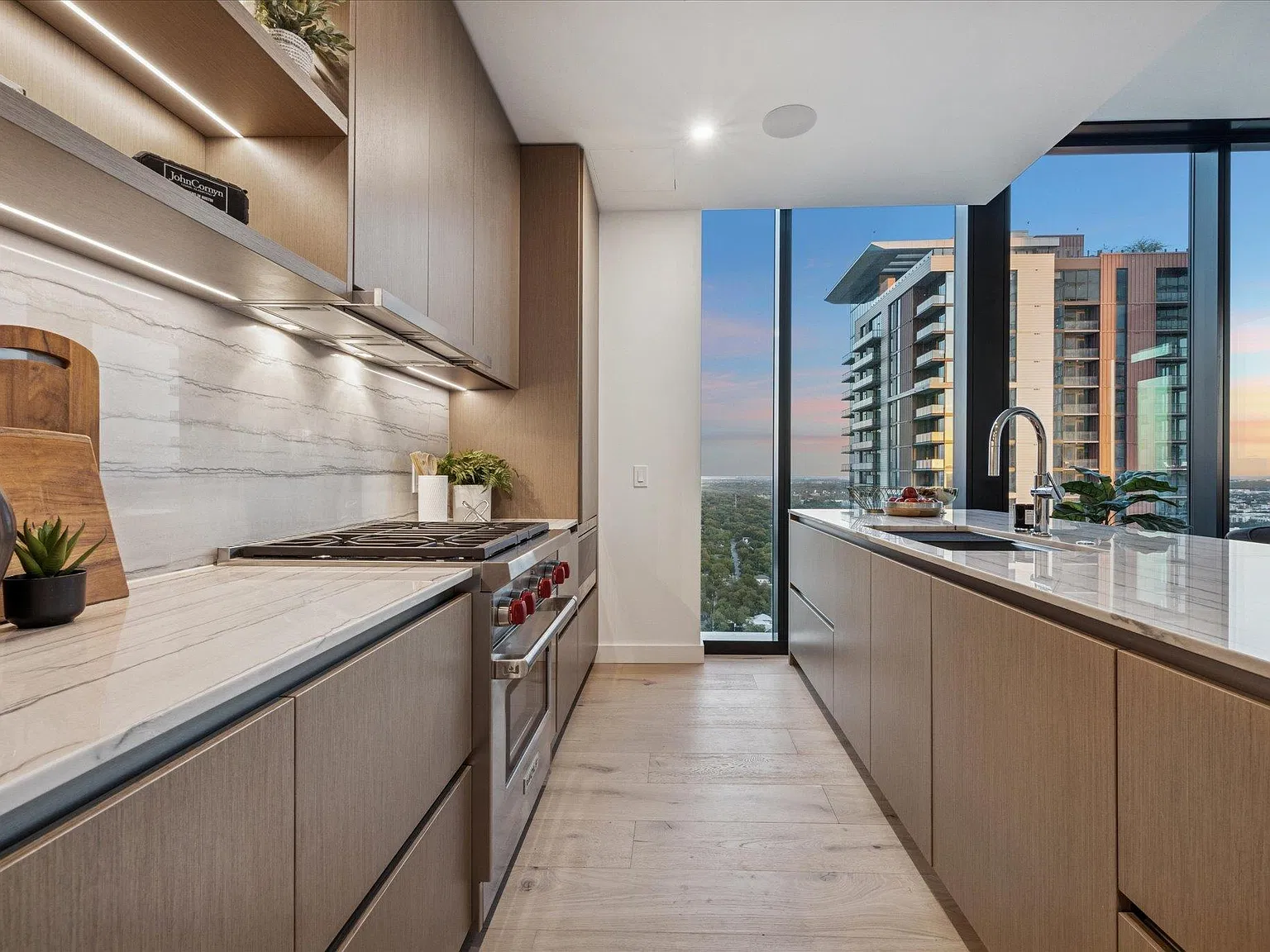 2 bed, 2.0 bath, 1166 sqft, $6,495 — Photo 4