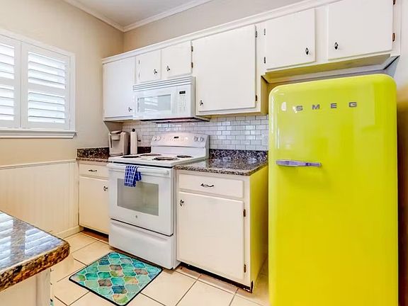 4th image of 15010 Leeward Dr APT 203
