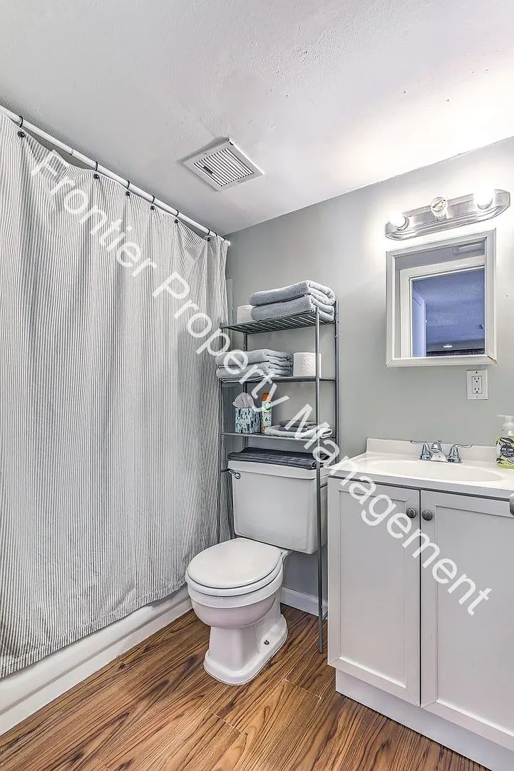 1 Bed/1 Bath Apartment off Hampton Ave! — Photo 3