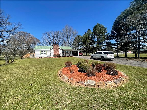 3rd image of 2692 Wire Rd