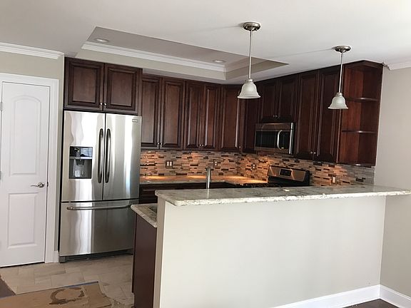 5th image of 2538 Dreux Ave