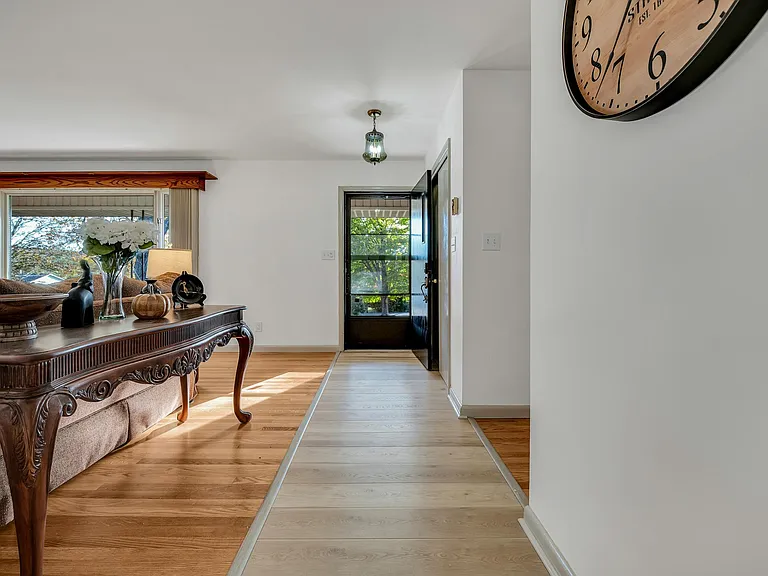 106 Litton Hts — Photo 16