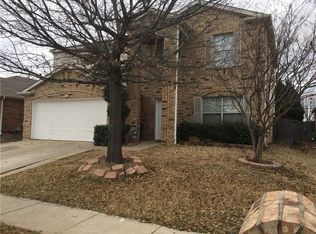 824 Big Sky Ln, Saginaw, TX 76131