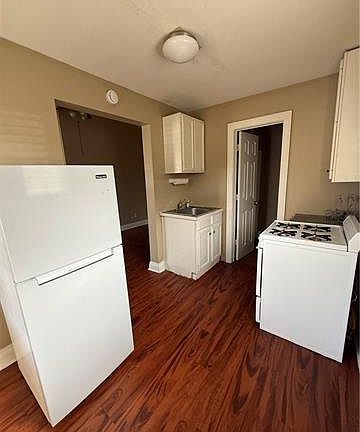 2nd image of 208 E Charles St APT 2