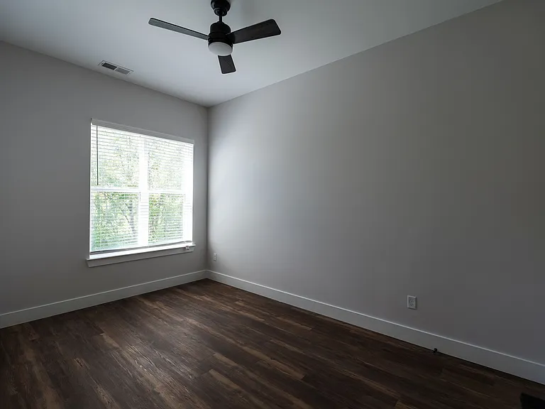 Seven 50 MLK — Photo 13