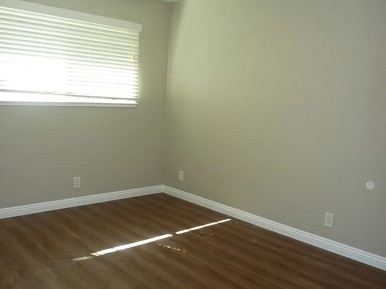 7863 Mariposa Ave — Photo 11
