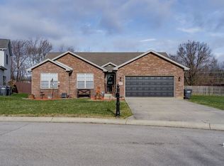 8004 Lindbergh Dr, Yorktown, IN 47396