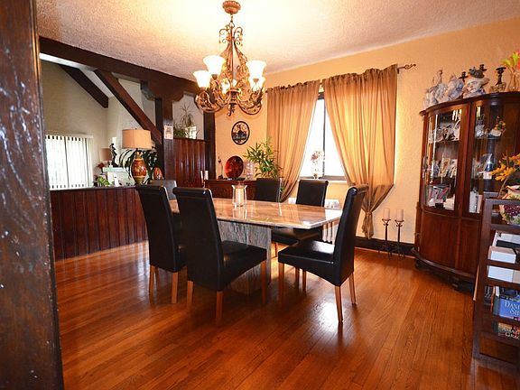 5th image of 1312 Lohengrin Pl