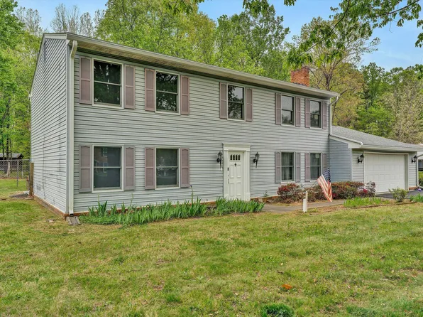 124 Stratford Dr, Blue Ridge, VA 24064