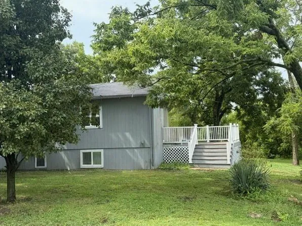 708 W 7th St, Waverly, KS 66871
