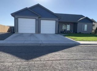 615 3rd Pl SE, Soap Lake, WA 98851