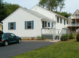 4 Bayberry Rd, Narragansett, RI 02882