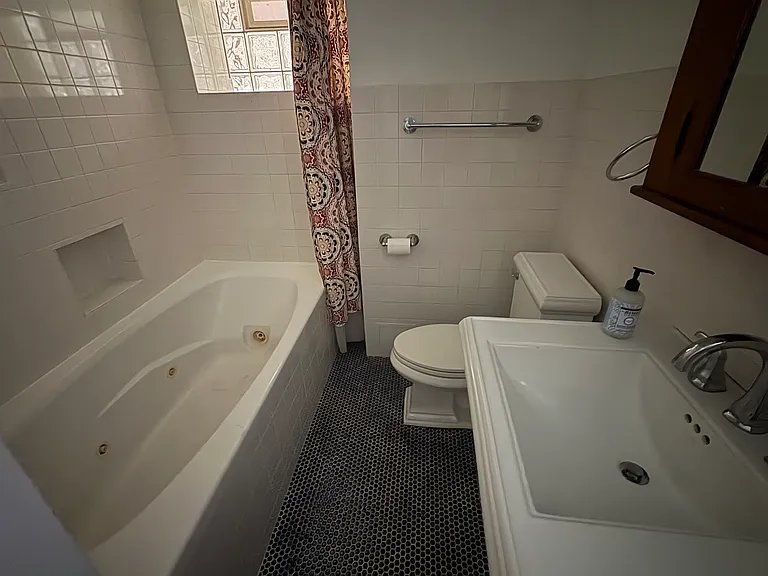 610 W Briar Pl #1 — Photo 19