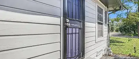 2533 Warren Ave — Photo 95