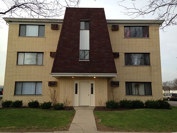 2nd image of 2131 Narcissus Ave APT 3W