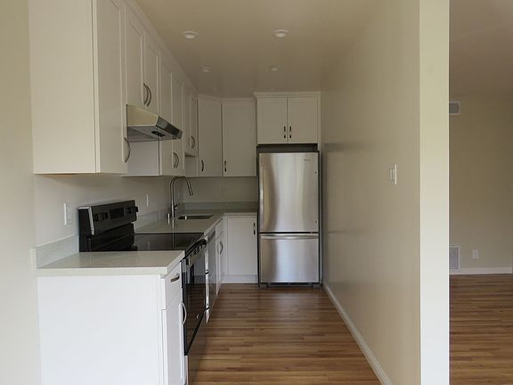 2nd image of 1848 Lombard St APT 1