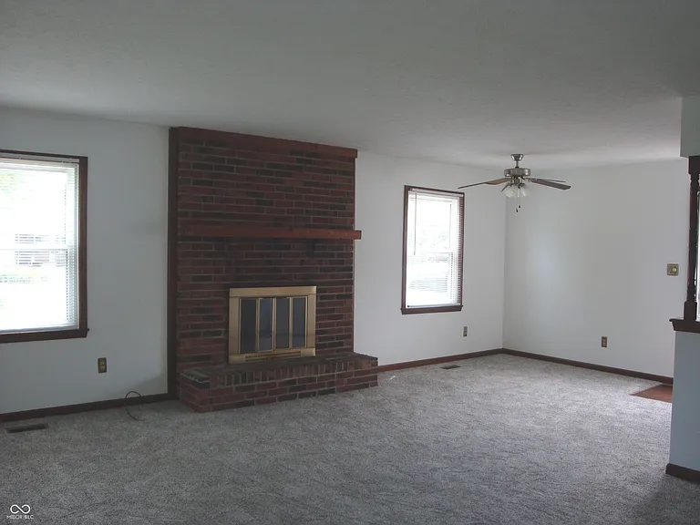 8154 Old Farm Ln — Photo 7