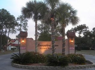 1089 E Smugglers Cove Dr, Gulf Breeze, FL 32563